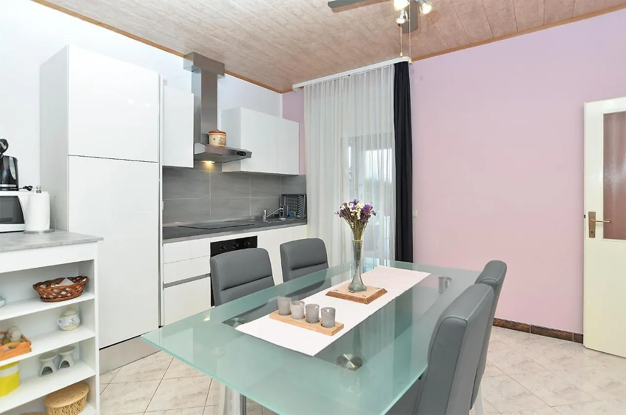 פאז'אנה Apartments Jasna 1128